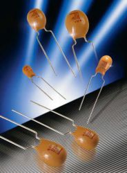 AVX TAP226K016SCS